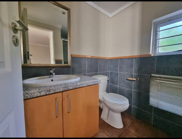 5 BEDROOM HOUSE FOR SALE IN RASLOUW